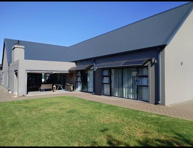 4 BEDROOM HOUSE FOR SALE IN HERON BANKS GOLF ESTATE